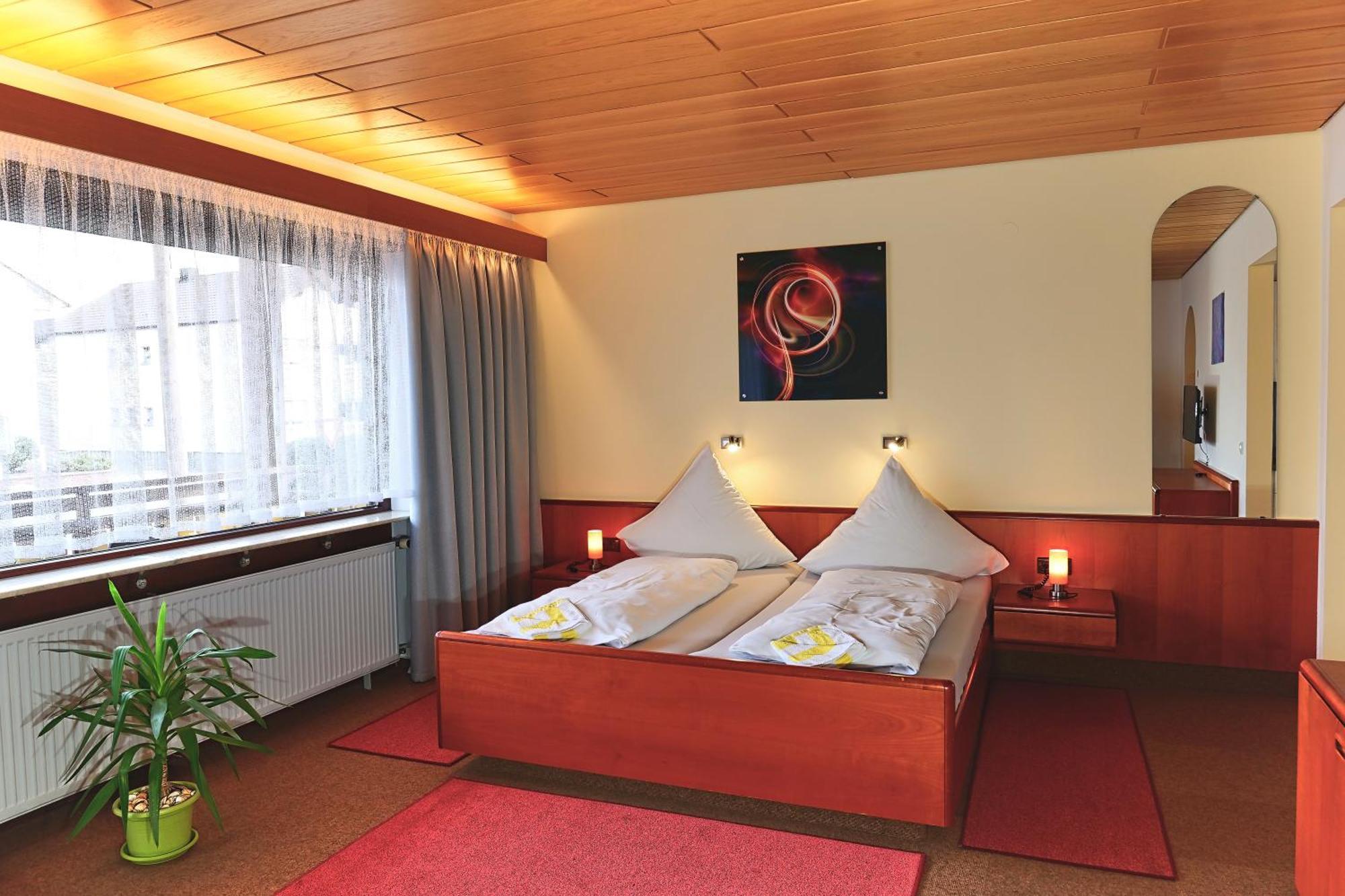 Hotel Garni Sebastian Kirrweiler  Exterior photo