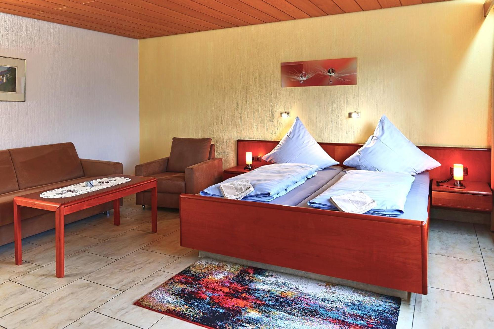 Hotel Garni Sebastian Kirrweiler  Exterior photo